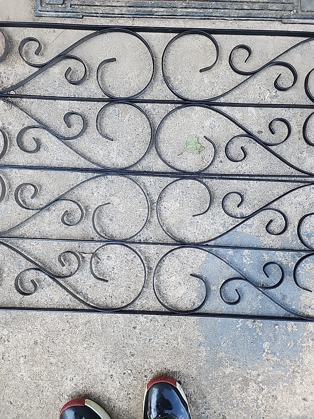 Vintage 1890s Wrought Iron Heart-shaped Design Swinging Doors For Entryways
