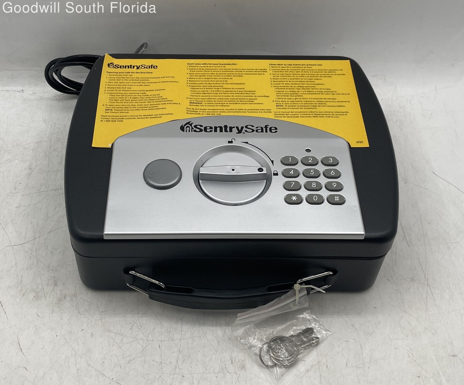 SentrySafe Silver Portable Compact Electronic Safe With Key Lock Not Tested