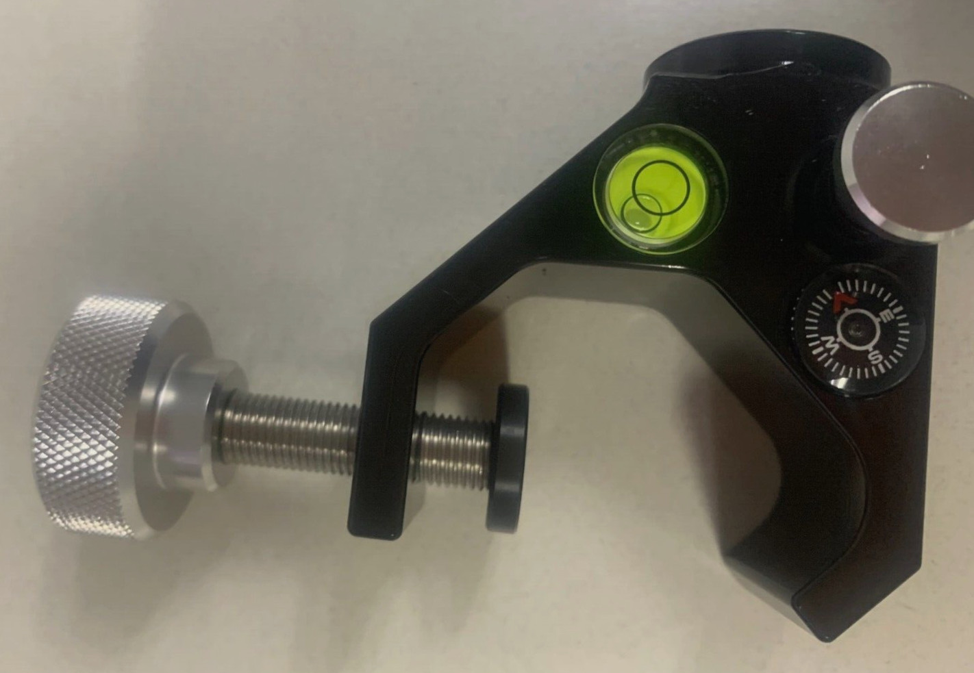 SI-6020 Pole Bracket Assembly