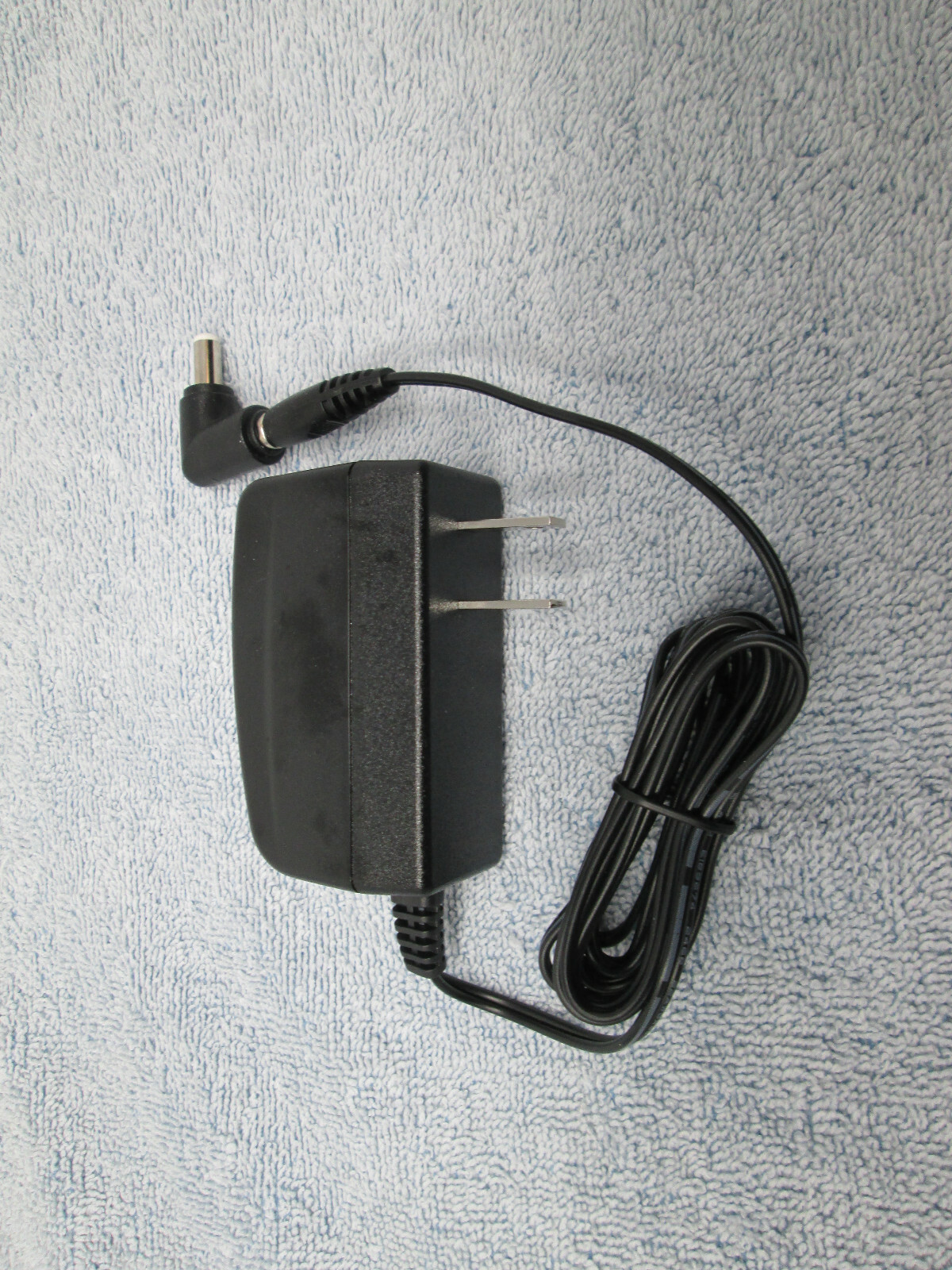 Xiegi X5105 Radio battery charger. Very light weight!