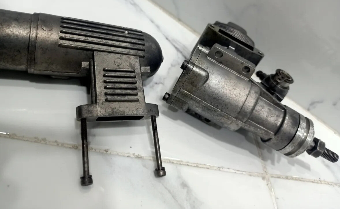 Kyosho 40 Nitro Airplane Engine. 2-Stroke Strong Compression