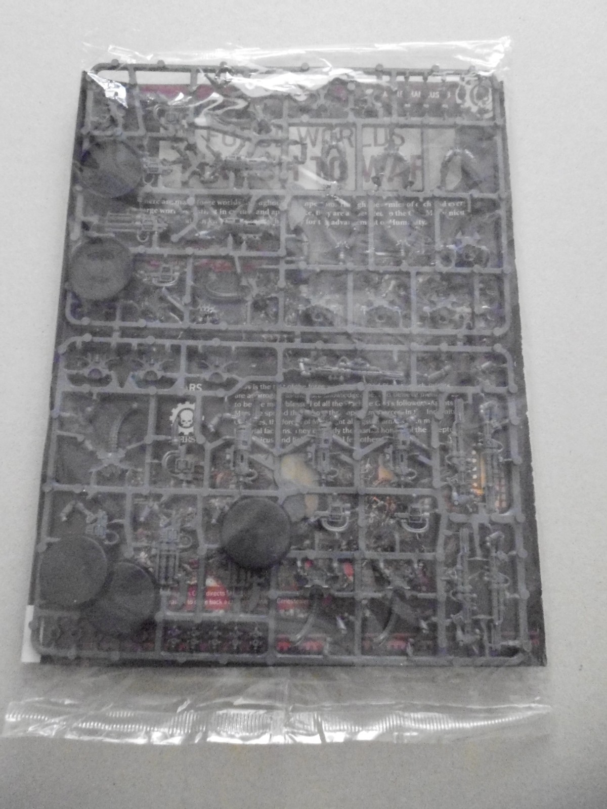 Warhammer 40,000- Imperium- Issue #25- Sealed- Five miniatures