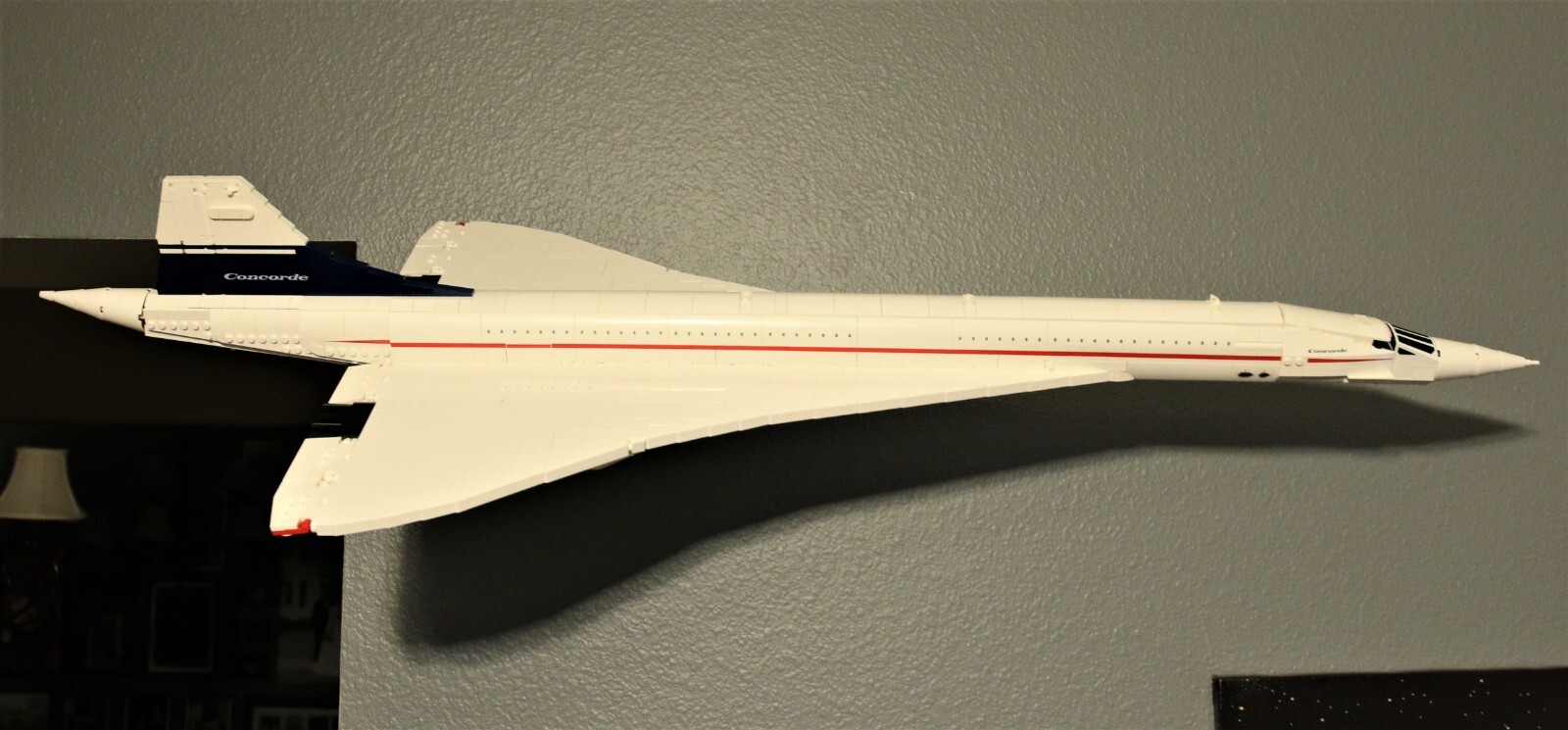 Ultimate Display Solutions wall mount display for Lego 10318 Concorde in flight
