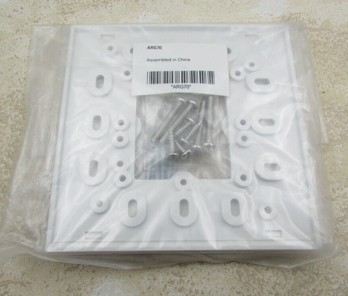 Siemens  ARG70 Thermostat Wall Plate 4 X 4 With Hardware, For QPA63 RAA RAB RCC