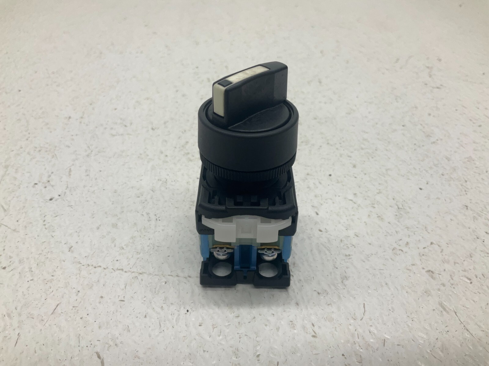 Fuji Electric AR22WR-2 2 Position Maintained Selector Switch AR22WR2 (TSC)