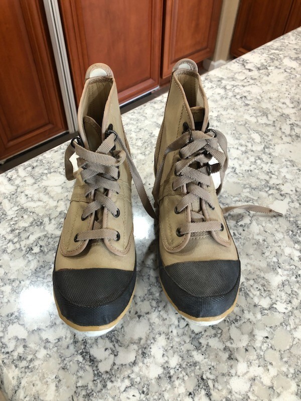 Un-Used Hodgman SIZE 4 Fishing Wading BOOTS Felt Soles Canvas Steel Shank