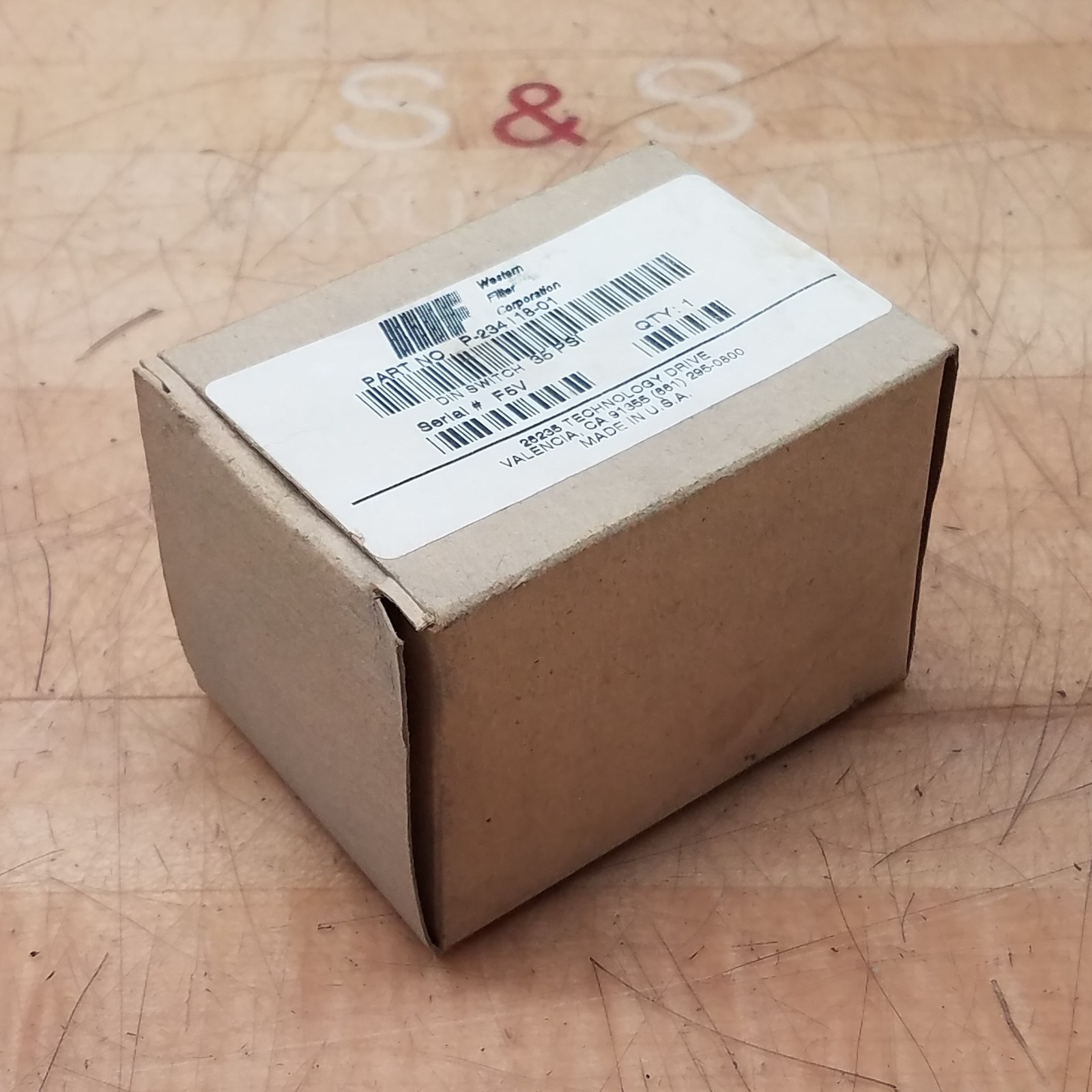 Western Filter P-234118-01 Din Switch, 35PSI - NEW