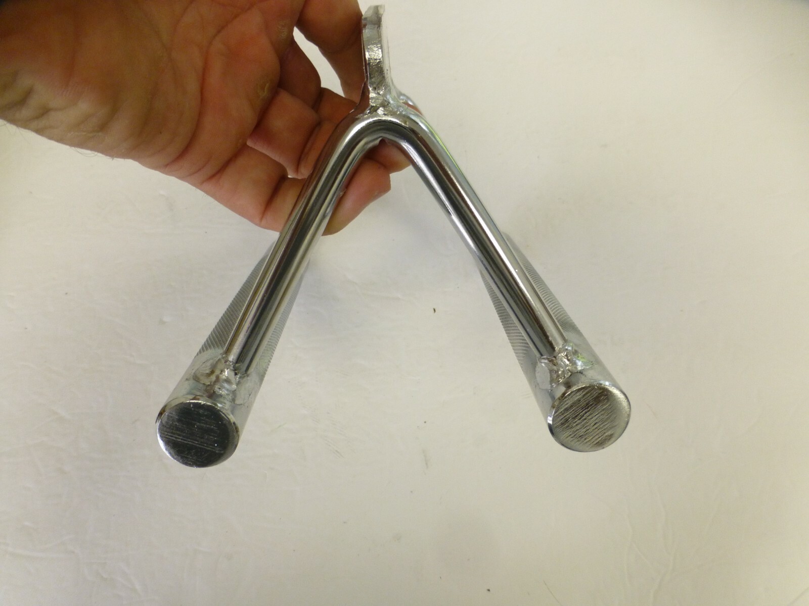 Heavy Duty Solid Steel Double D Metal Grip Seated Row Cable Attachment Handle