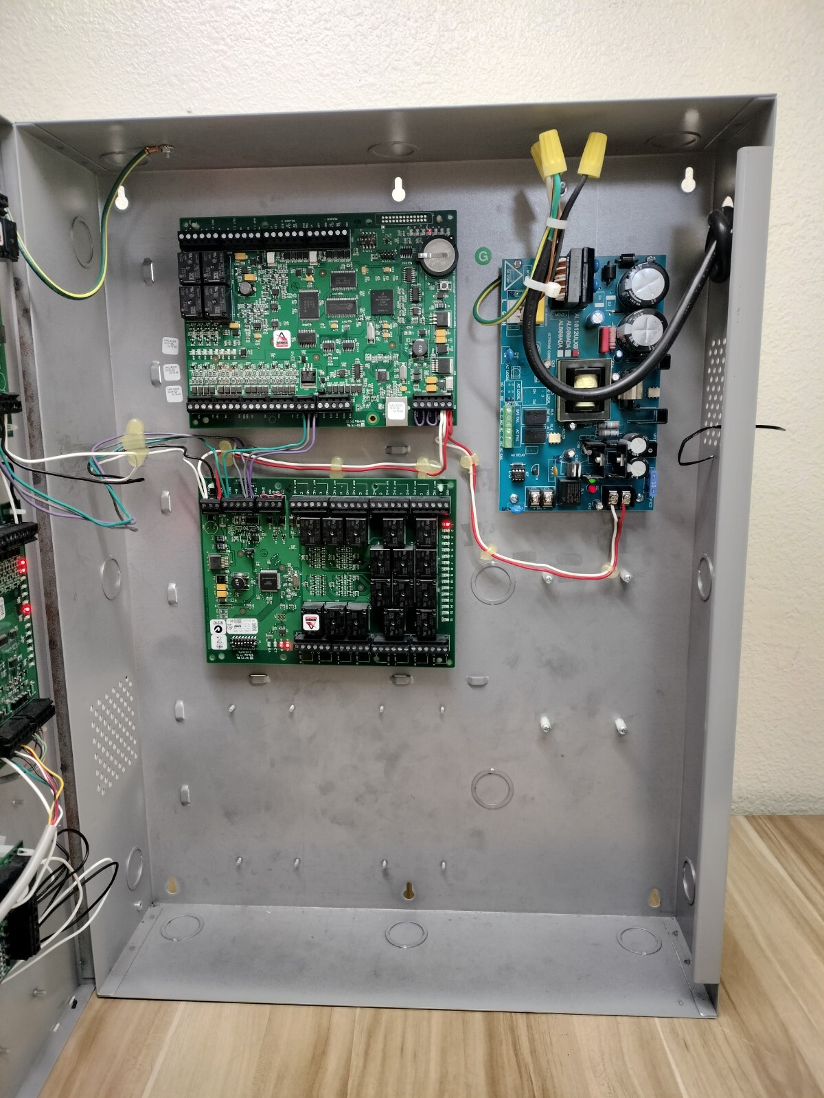 LENEL LNL-AL600ULX-4CB6 Access Control Power Supply Panel Enclosure w/ MODULES