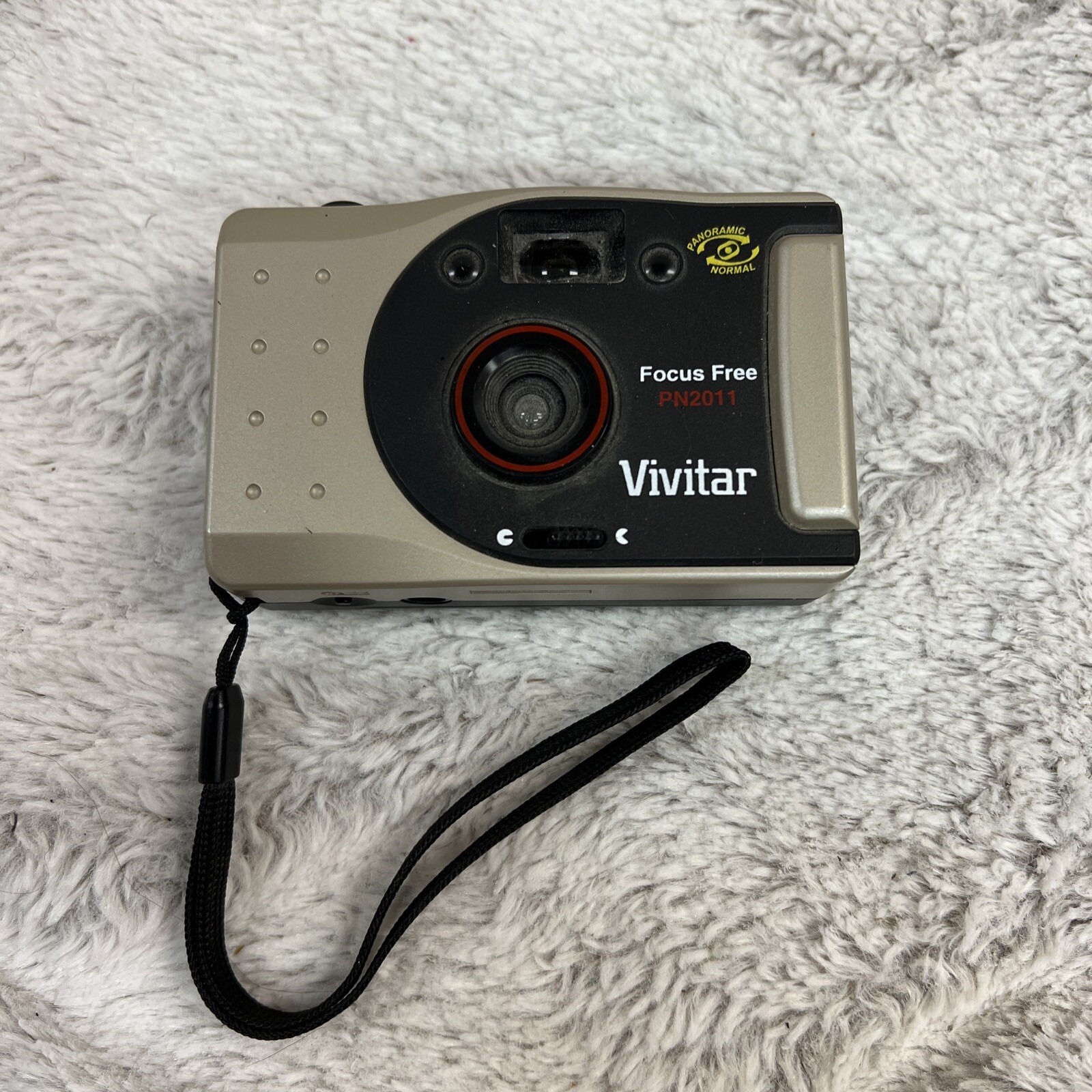 VIVITAR PN2011 35mm Film Camera Panoramic Focus Free Point and Shoot Great Shape