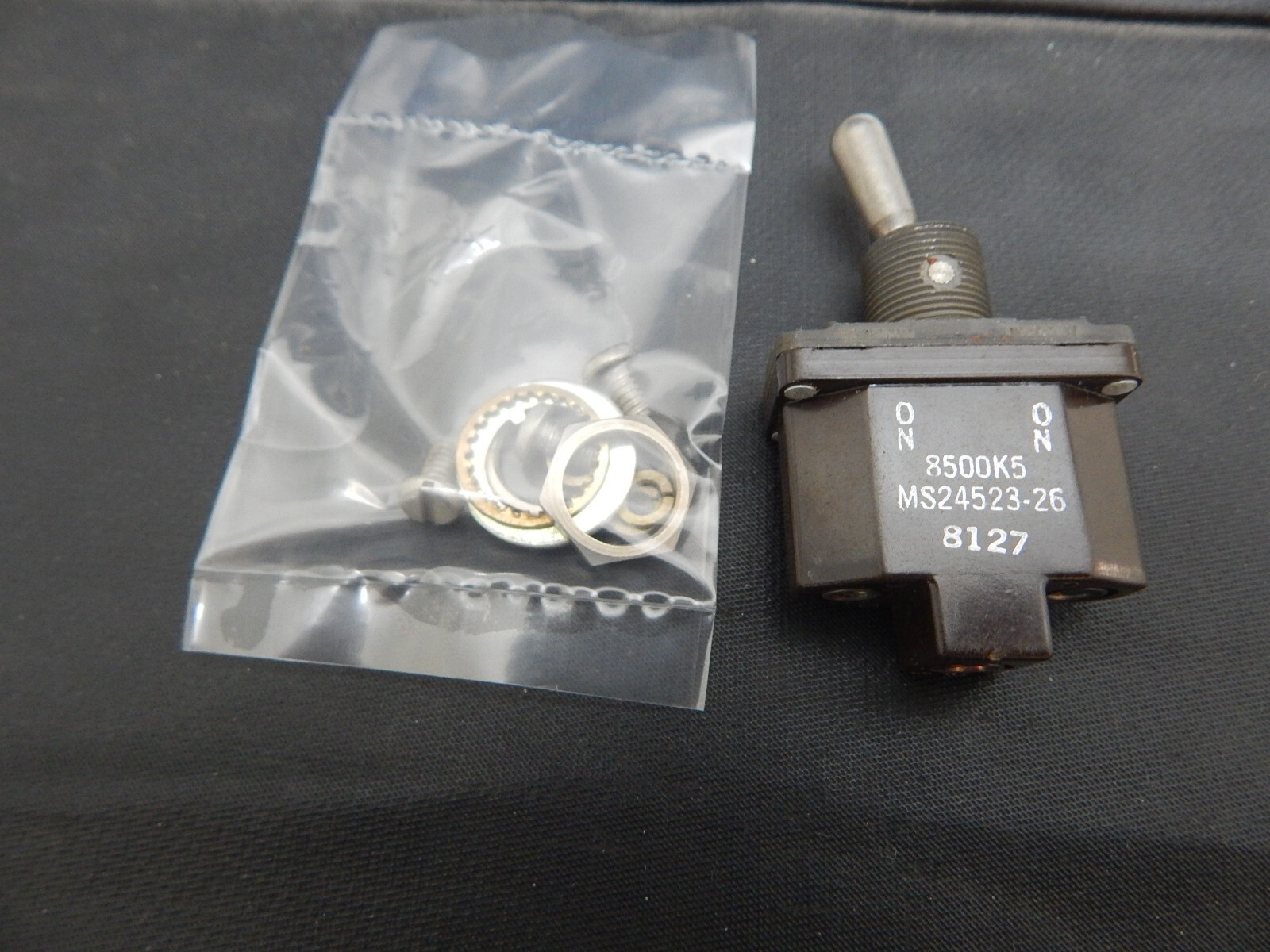 C&H MS24523-26 TOGGLE SWITCH 5930-00-683-1632 - USA SELLER FAST SHIPPING