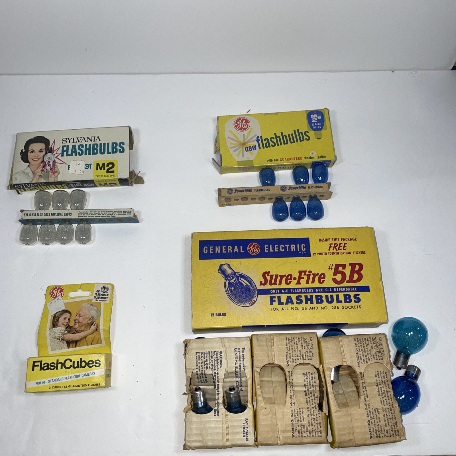 vintage flash bulb assortment Sylvania,ge, Flashcubes (41)