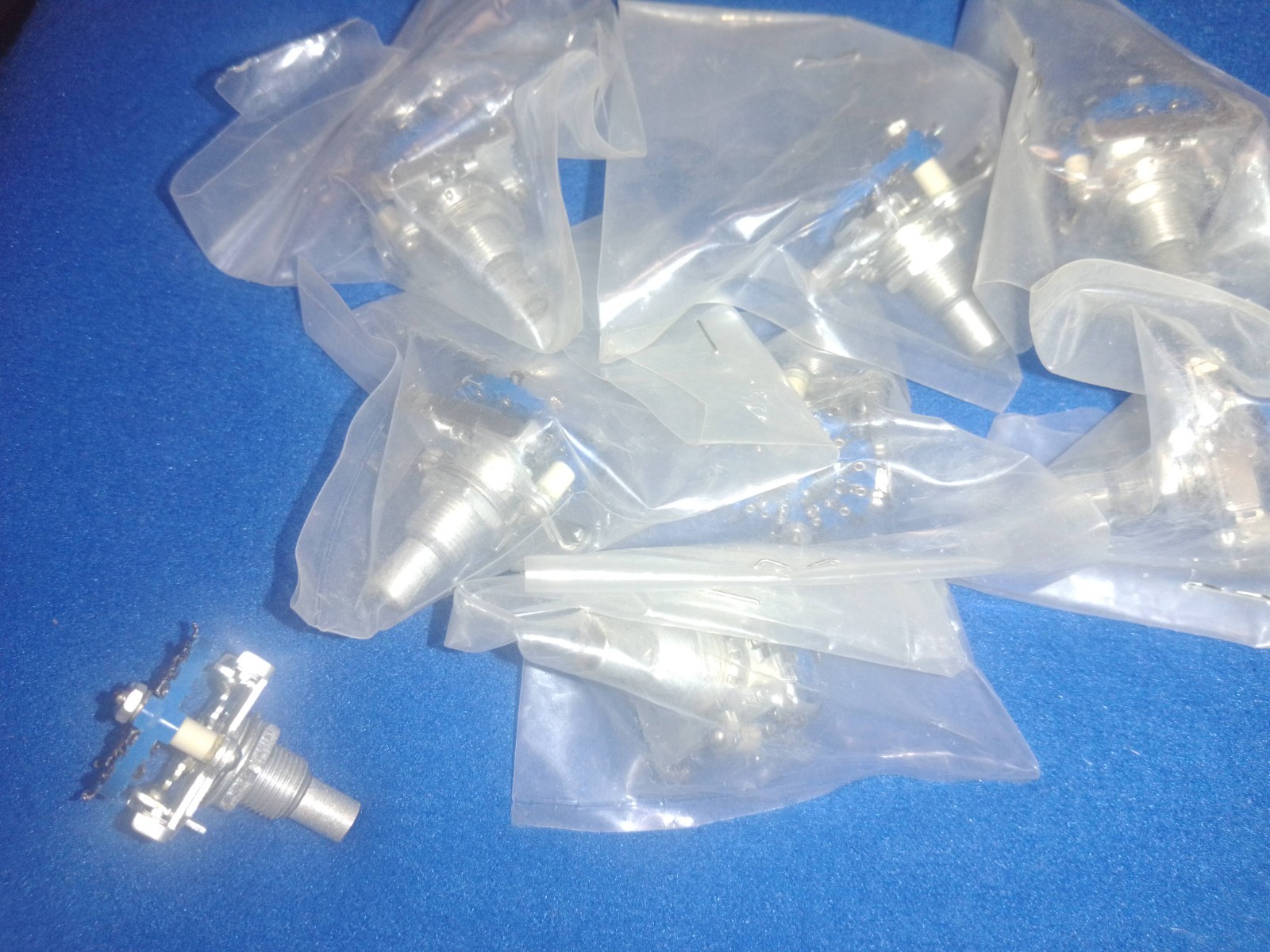 CRL PS A203 ROTARY SWITCH - 2 POLE , NON-SHORTING  , 6 POSITION , 1" DIA. - NEW