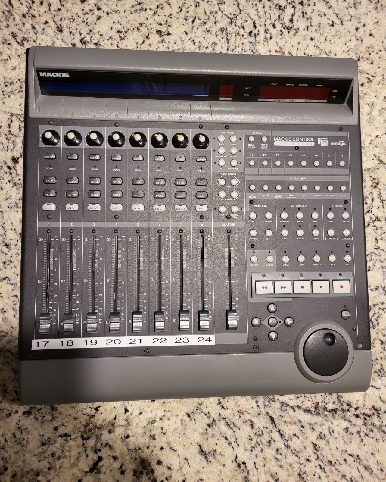 MACKIE CONTROL UNIVERSAL Midi DAW 8- Channel Controller EXCELLENT CONDITION!!
