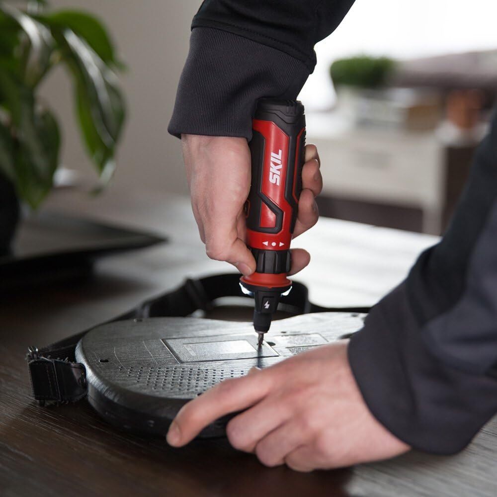 Rechargeable 4V Cordless Screwdriver with Circuit Sensor Technology, New