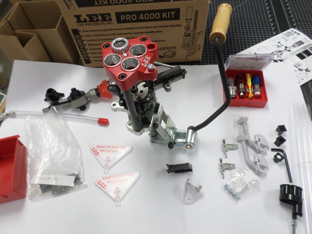 LEE PRO 4000 Press Reloading (KIT), all original, Progressive, w 9mm Die Set
