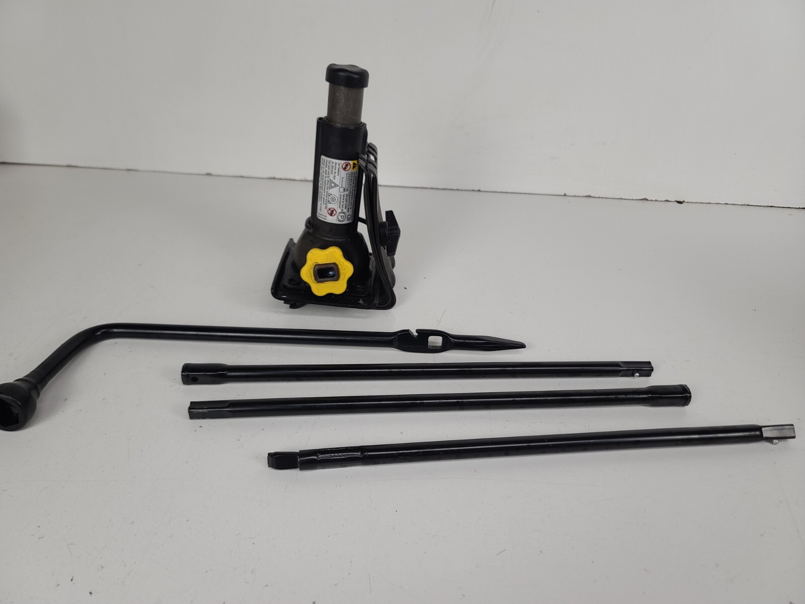 1999-2014 Chevy Avalanche 1500 Jack Kit Assembly Oem