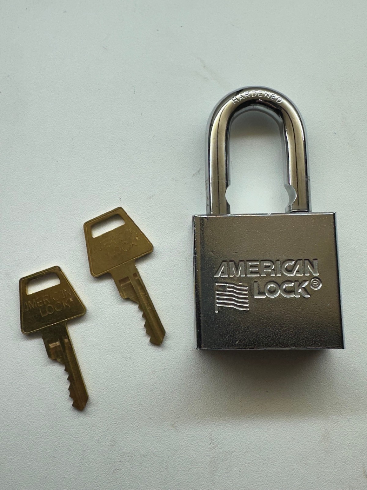 American Padlock Series 5260 Serial Number YNFZ5 Five Pin Key Cylinder W/ 2 keys