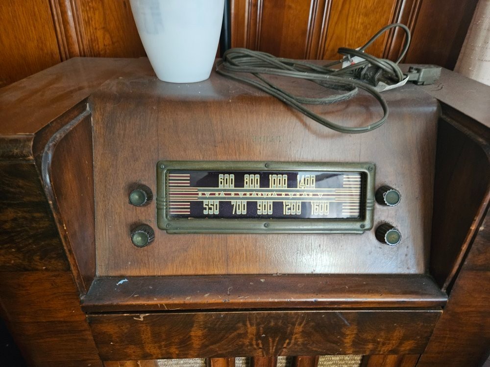 radio record player
