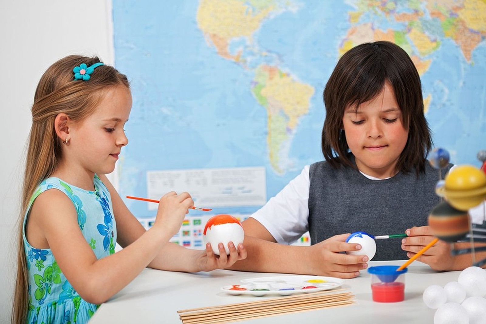 Pllieay Make Your Own Solar System Model with 14 Mixed Sized Polystyrene Sphe...
