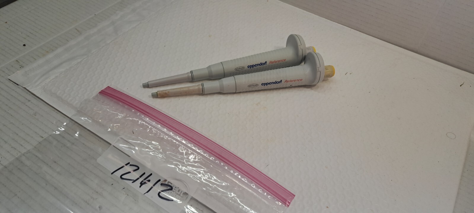 lot of 2 Eppendorf Reference 150 µL Single Channel Pipette