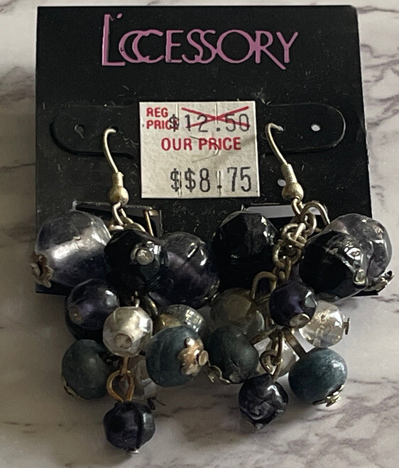 Vintage Hook Pierced  Earrings Glass Beaded  UU-22
