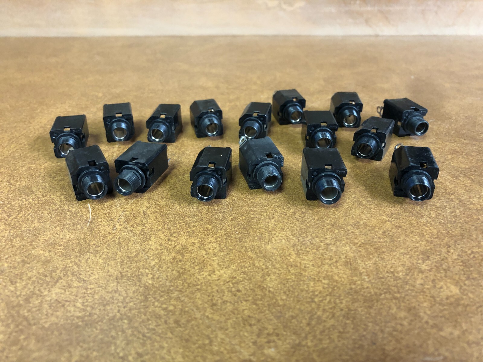 Lot of 16 Switchcraft JAX Connector