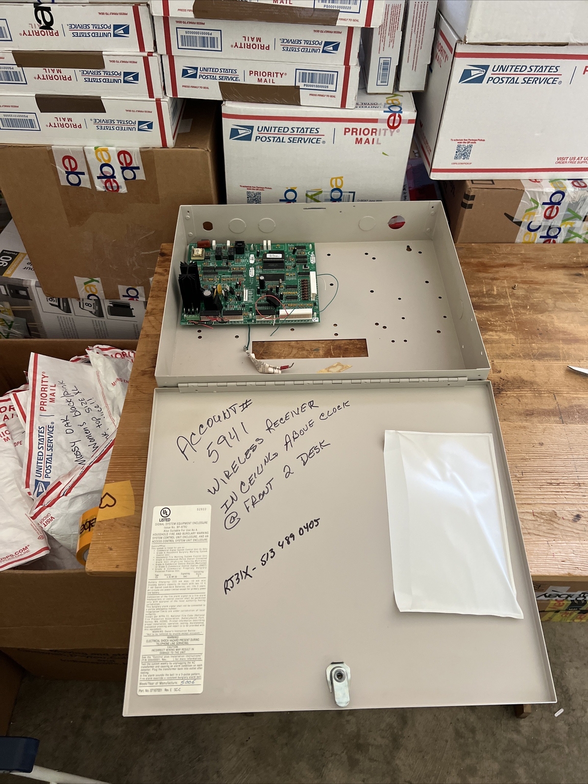 Sonitrol Alarm Panel W/ Enclosure BASE 90225 Tested & Working (no Key)