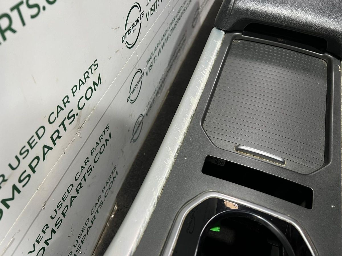 RANGE ROVER EVOQUE L538 CENTRE CONSOLE WITH ARMREST