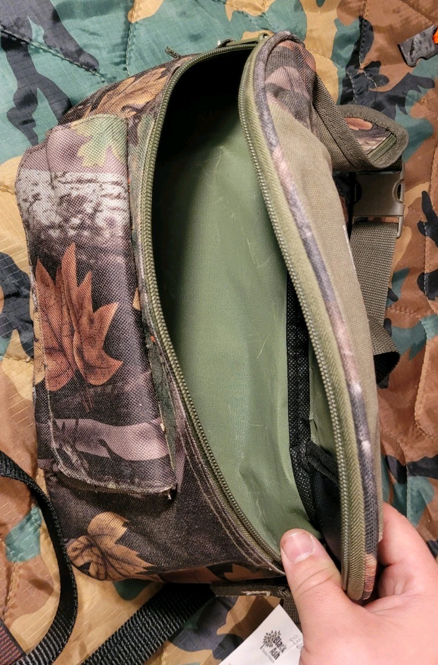 Black Ash Tree Stand Wingman With Camo Wast Pack