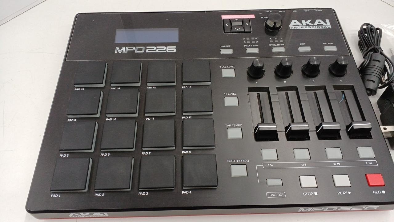 AKAI Professional MPD226 MIDI Pad Controller w/ Faders Knobs Box Manual Japan