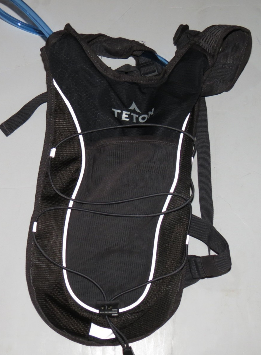 g7 Teton Sports Oasis Hydration Backpack 2L with Tube