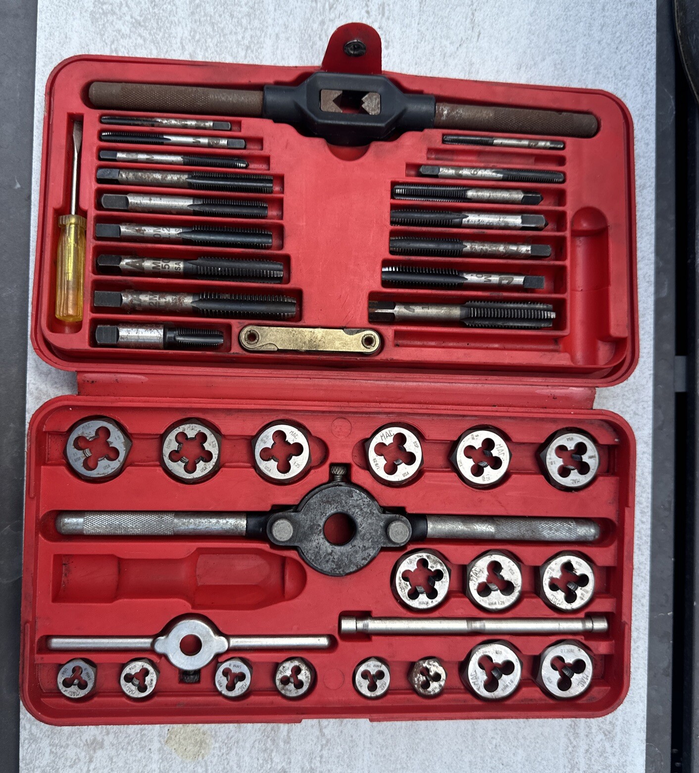 MAC Tools USA Metric Tap & Die Set Lot Rethreading Kit Red Automotive Mechanic