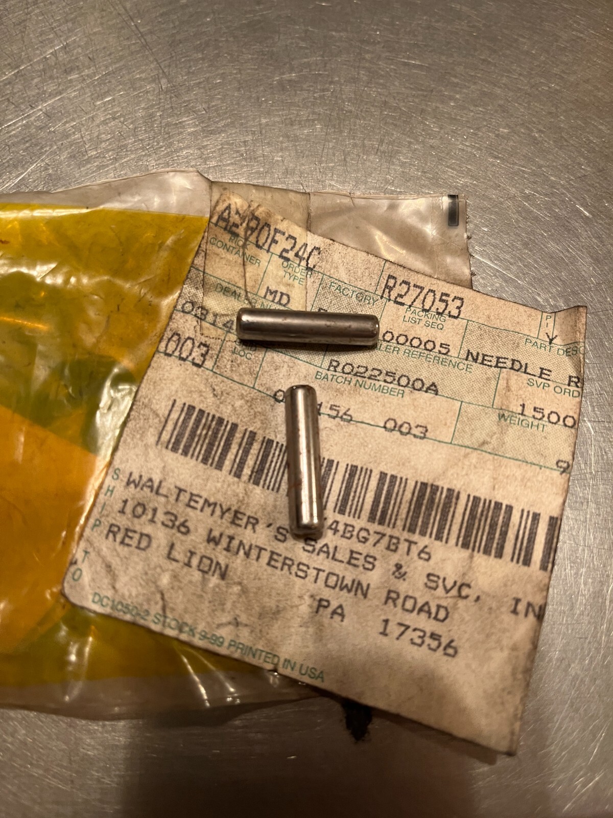 R27053  Genuine  OEM  John Deere  Needle ROLLER   QTY of 2 Rollers