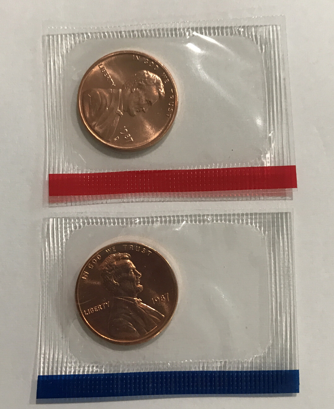 1987 P & D  Lincoln Memorial Pennies In Mint Cello 2 Coin Lot