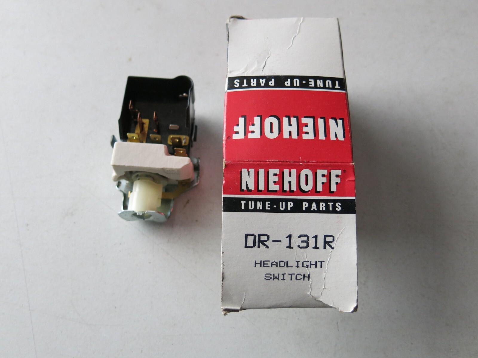 Niehoff Headlight Switch fits 1980-1996 Pontiac GMC Chevrolet (DR131R)