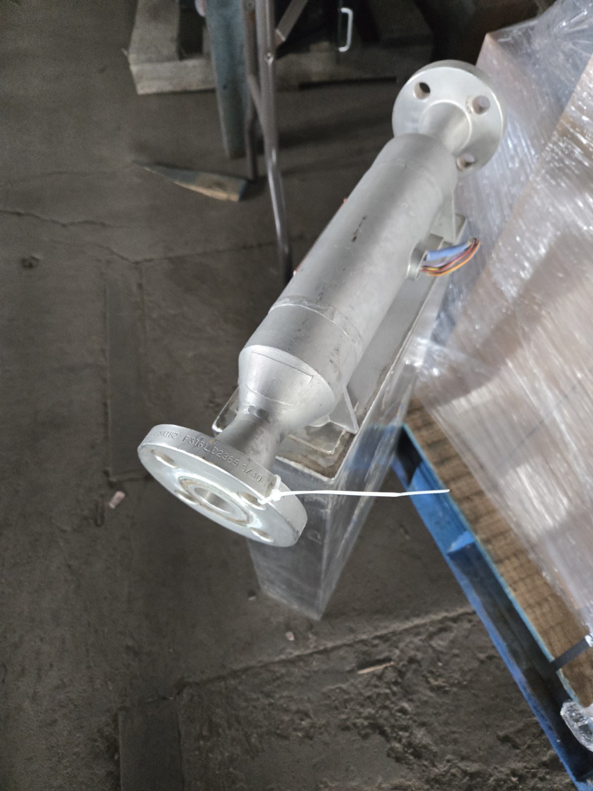Micro Motion Mass Flow Meter. Model D 100S-SS