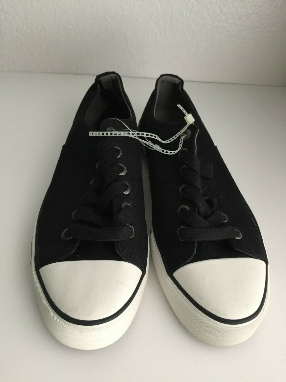 Levi's Stan Casual Shoe US sz 8.5