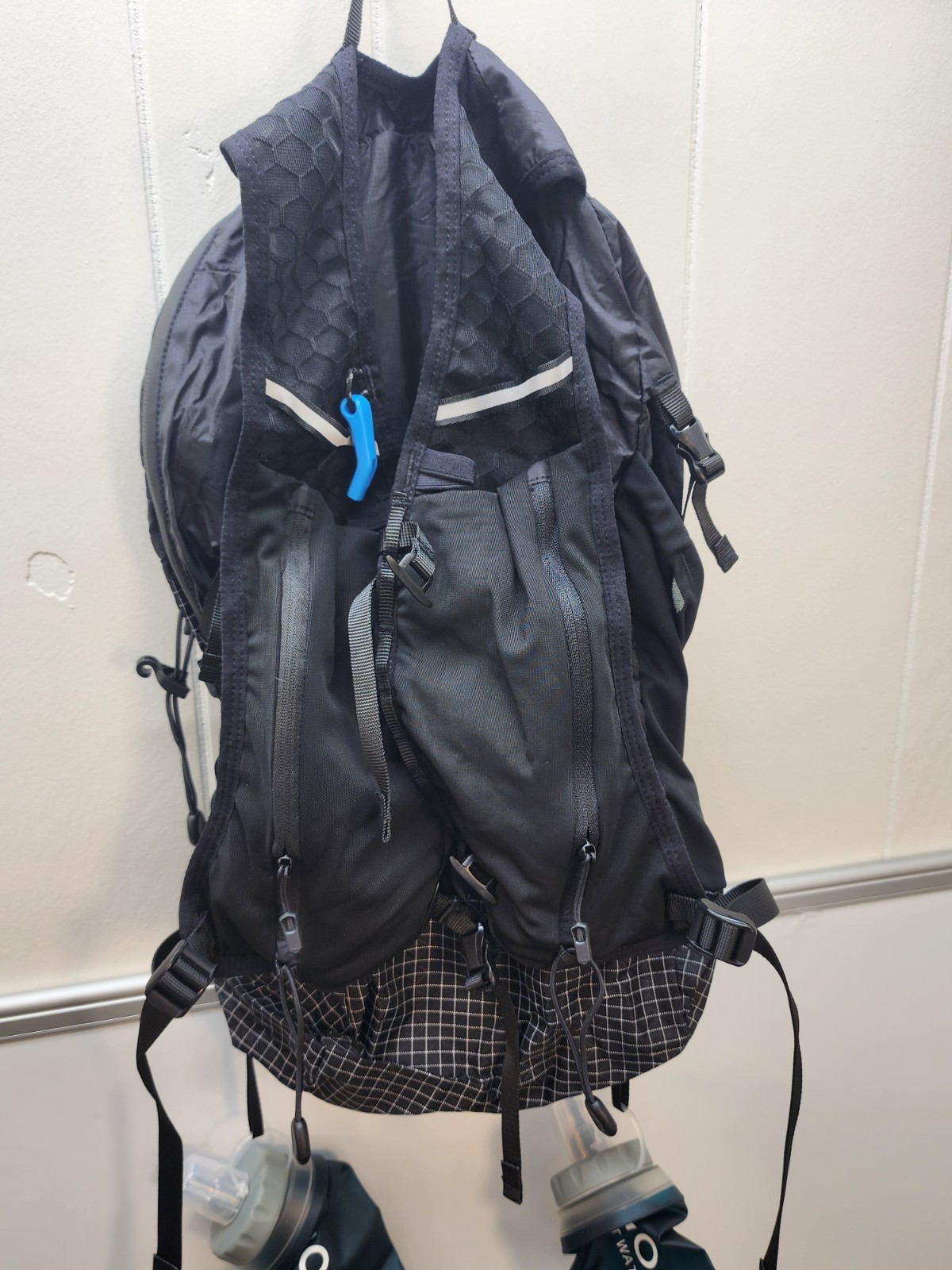 Backpack With Hydration 2 Bottles Black Compact