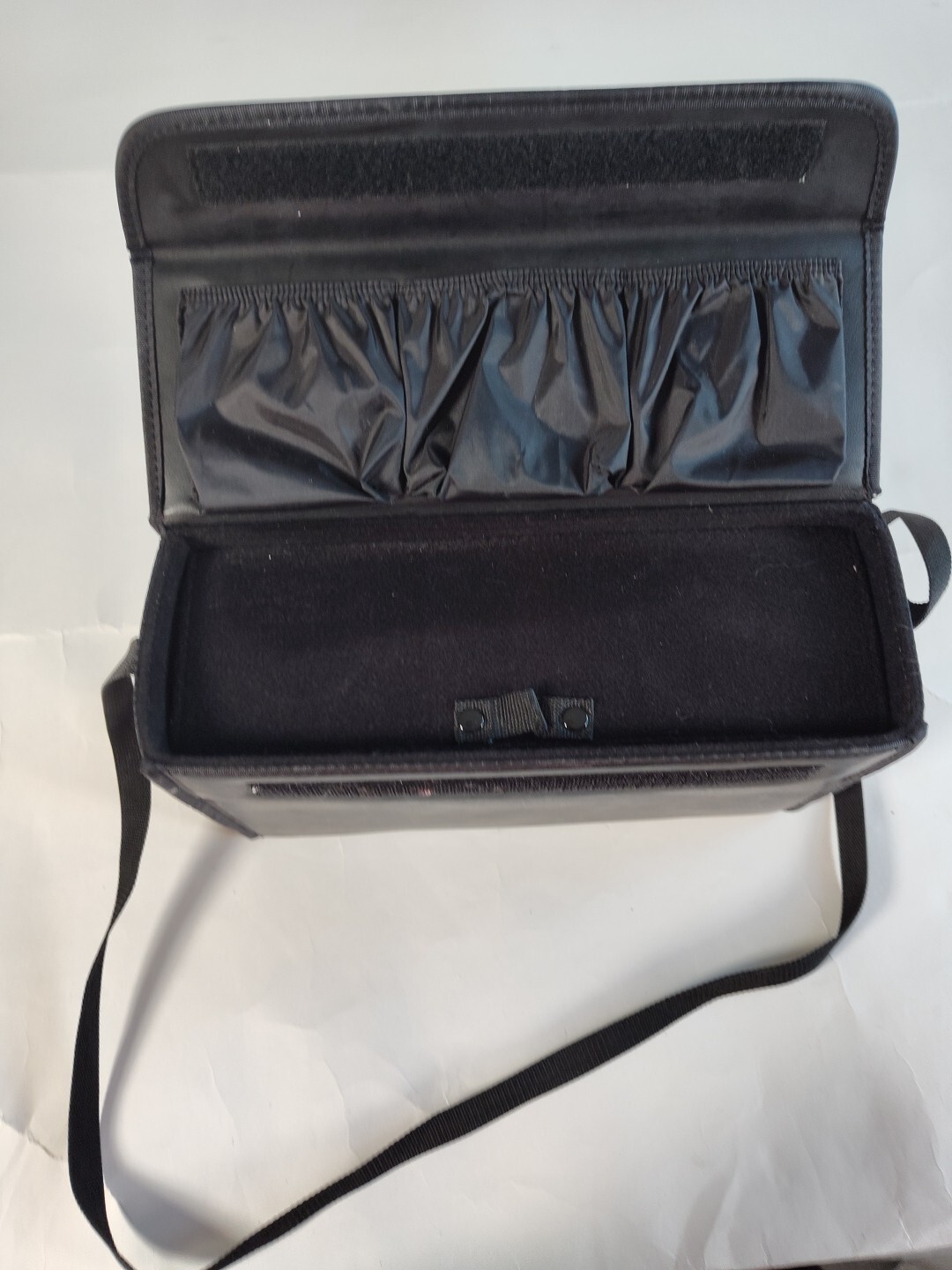 Nikon Ss-29 Black Camera Case Shoulder Strap Preowned Condition.