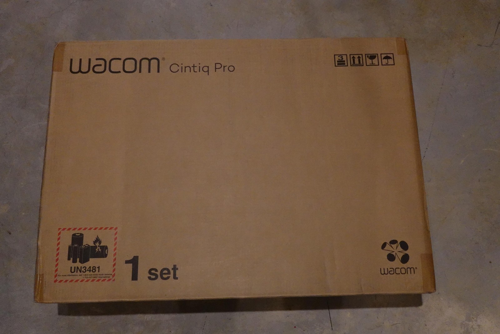 Wacom Cintiq Pro 24" 4K Graphics Tablet DTK-2420/K0-AX New