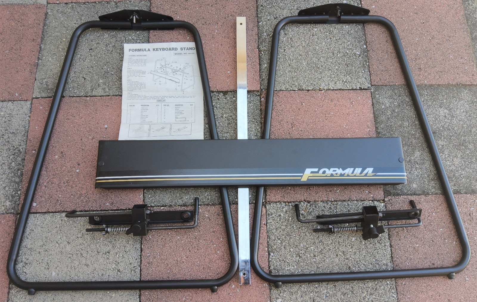 Adjustable Table Style Electronic Keyboard Stand. Fits Most Portable Keyboards