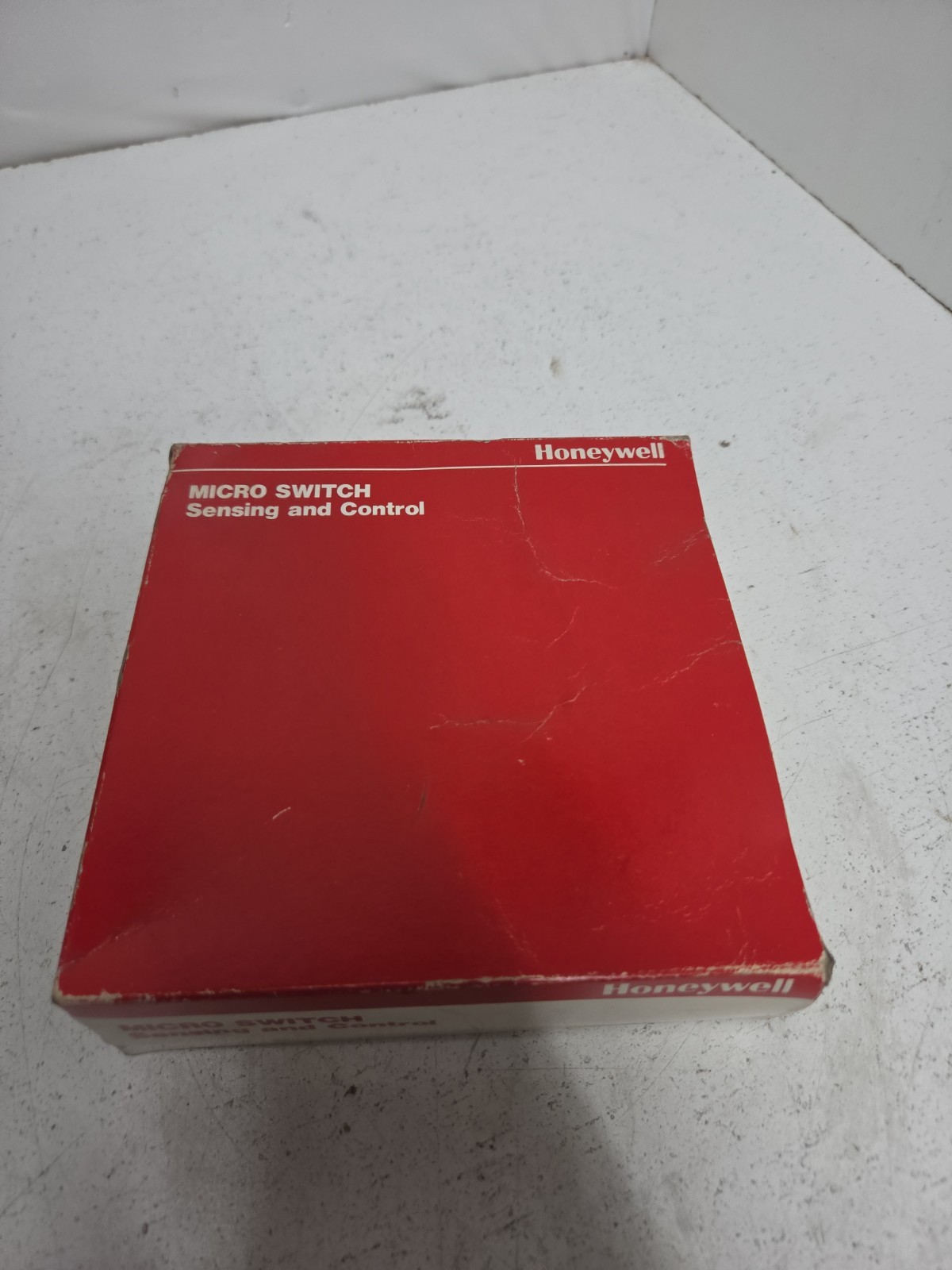 HONEYWELL FE7C-RT2-M MICROSWITCH **NOS**