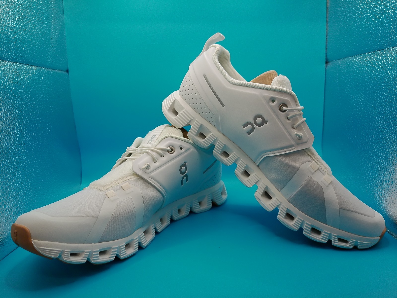 ON Cloud 5 Terry - White/Almond - Size: 10.5