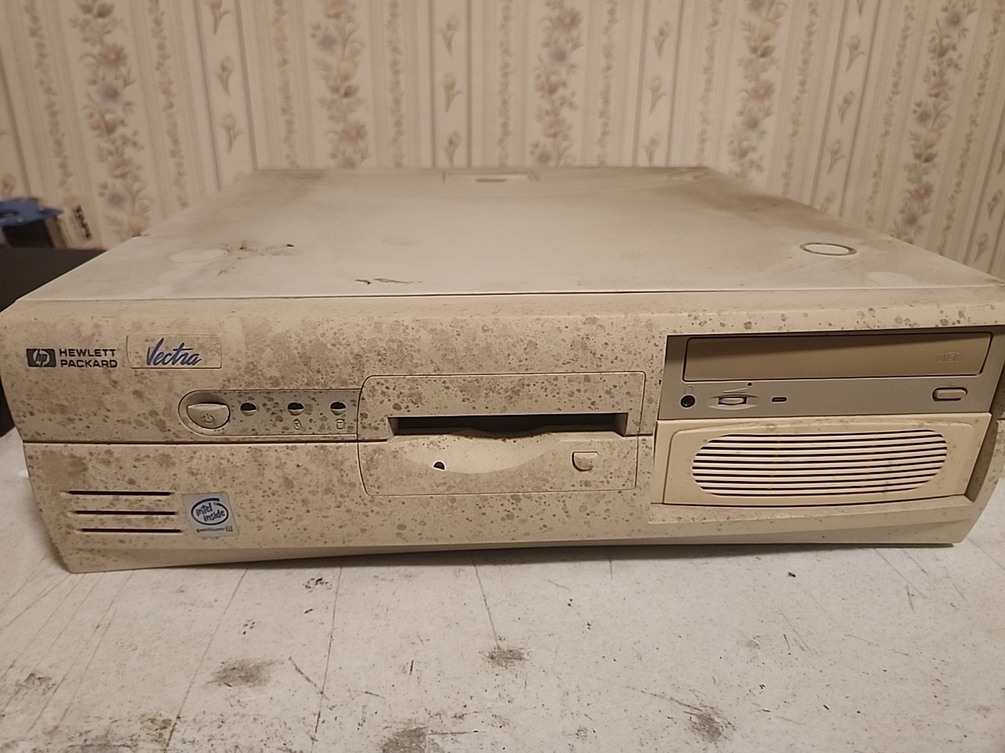 Hewlett Packard Vectra VL 400 DT PIII 1000MHz Retrogaming 384 MB, 80 GB HD. 3DFX