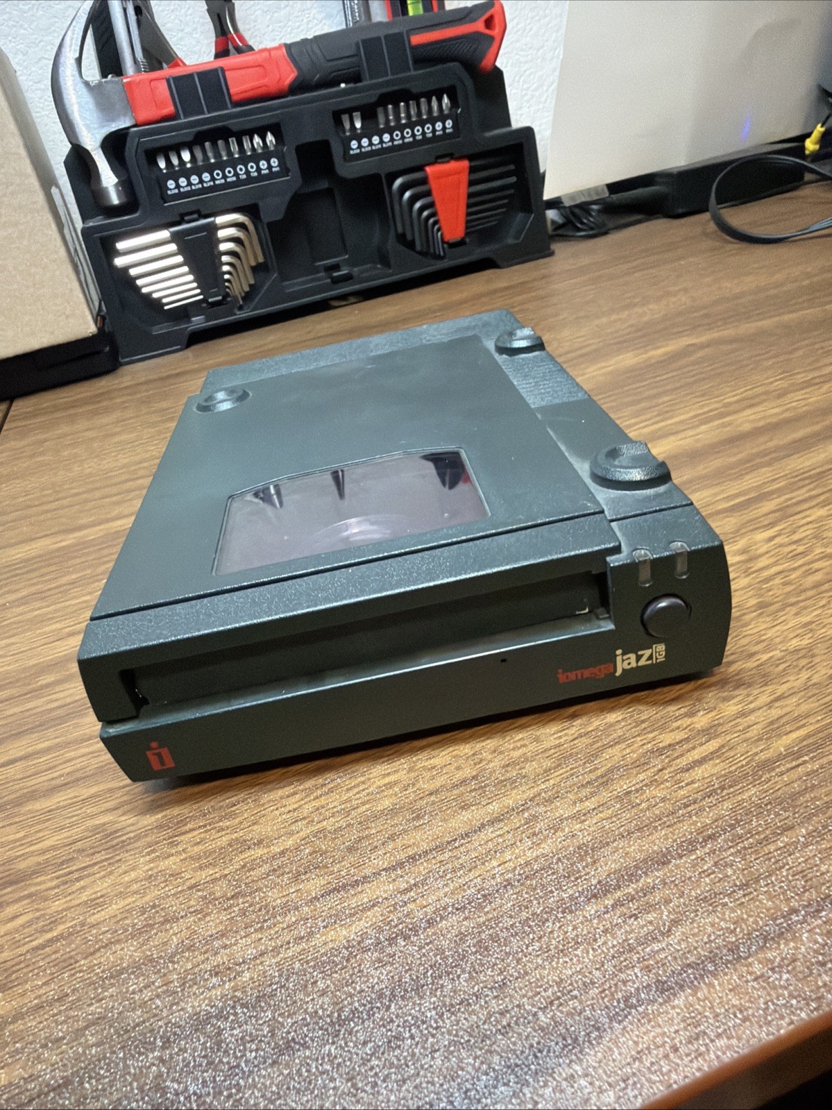 Iomega jaz drive 1G V1000S  NO cable or Power -
