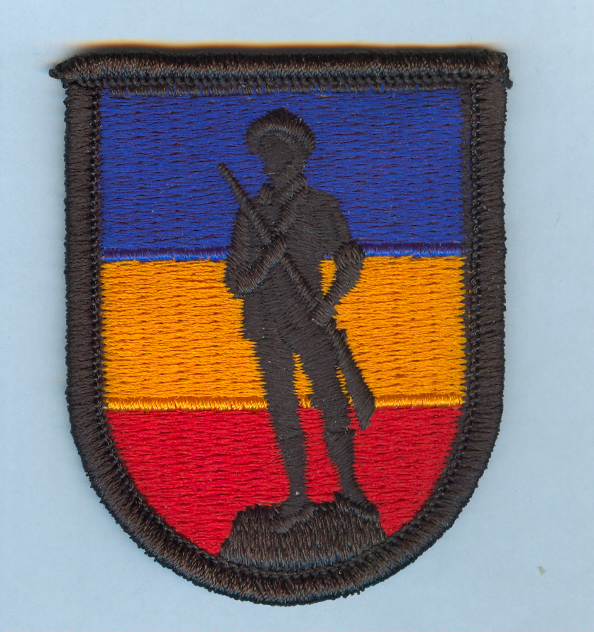 NEW ISSUE SSI:   NATIONAL GUARD / ARNG SCHOOLS SHOULDER PATCH .... MINT .... XX