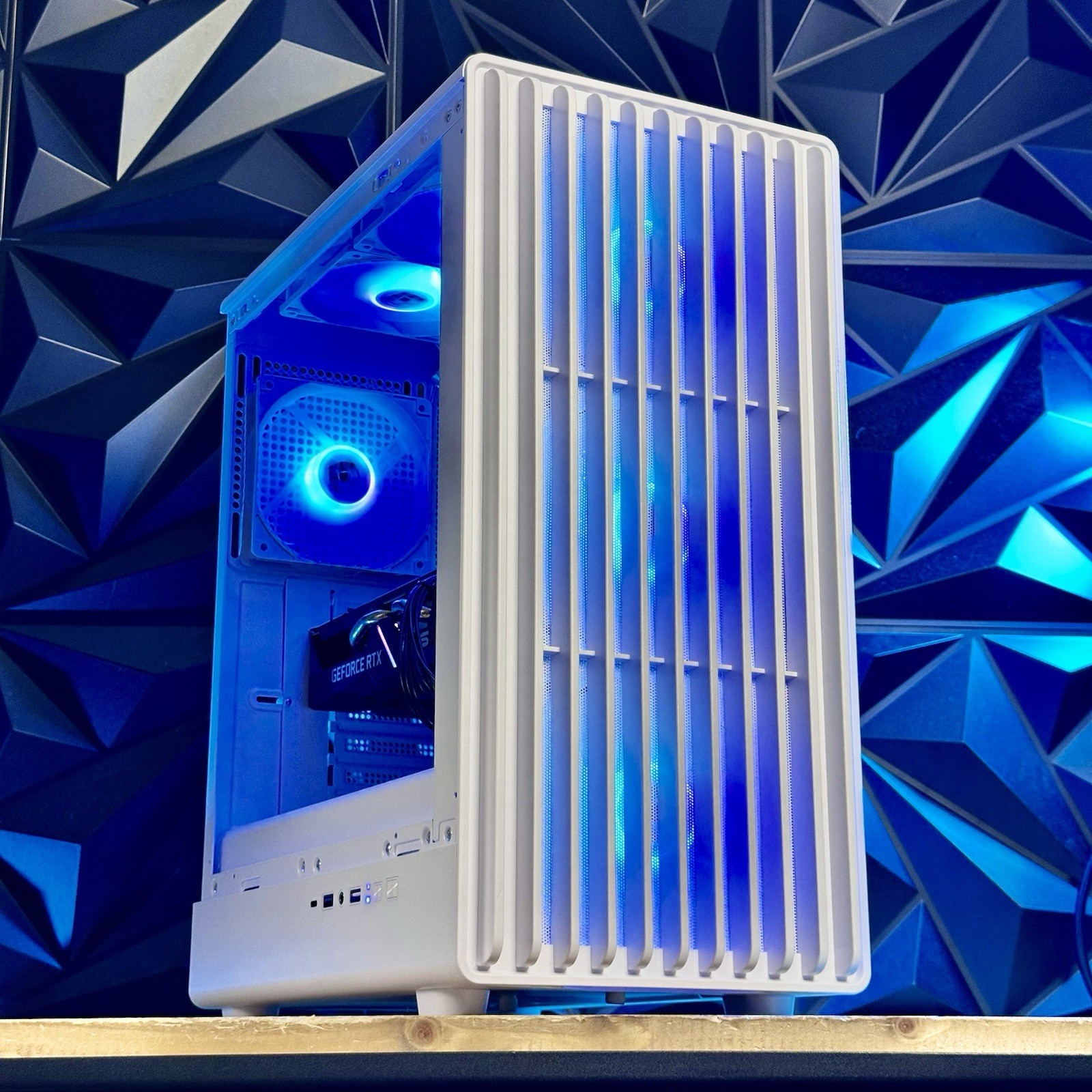 Ryzen 7 32 GB RAM, 2TB SSD Gaming Computer Desktop PC Nvidia RTX 5060