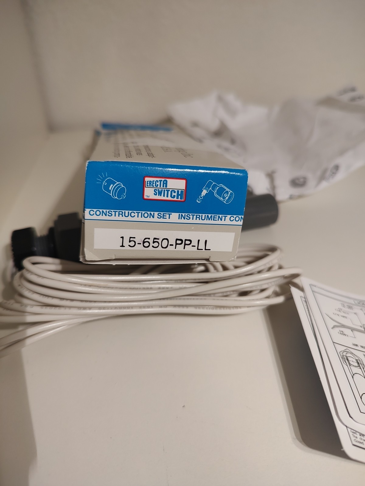Erecta Switch 15-650-PP-LL