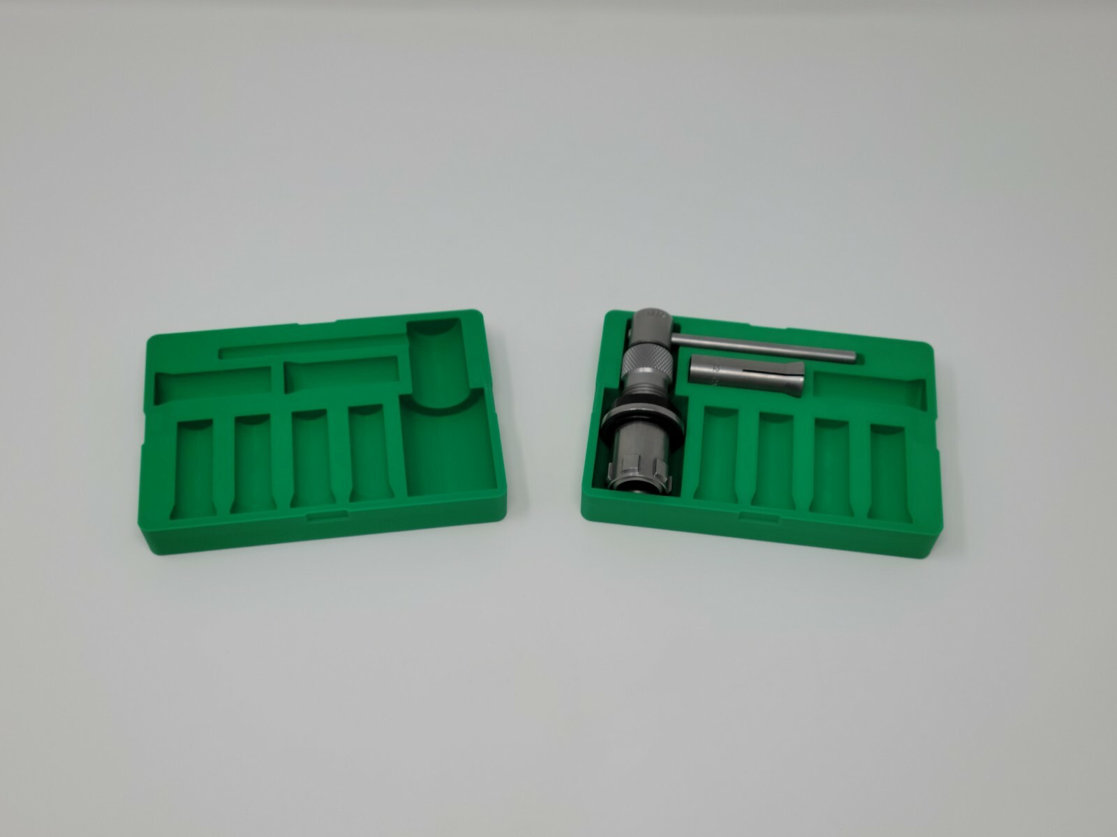 RCBS Bullet Puller and Collets Organizer/Holder *Magnetic* WRONG COLOR